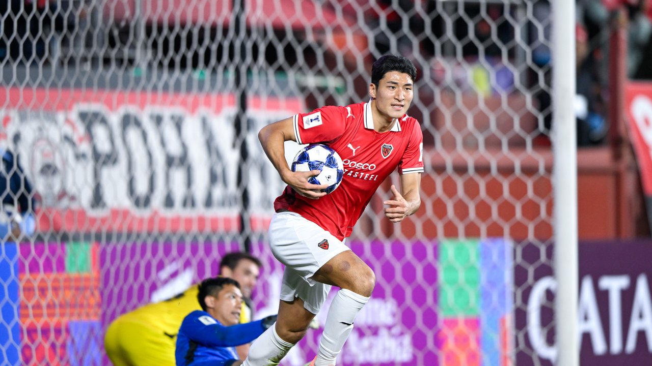 Pohang Steelers — archive football photograph