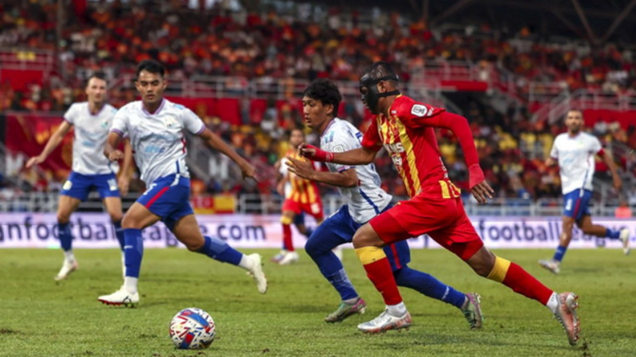 Faisal Halim — archive football photograph