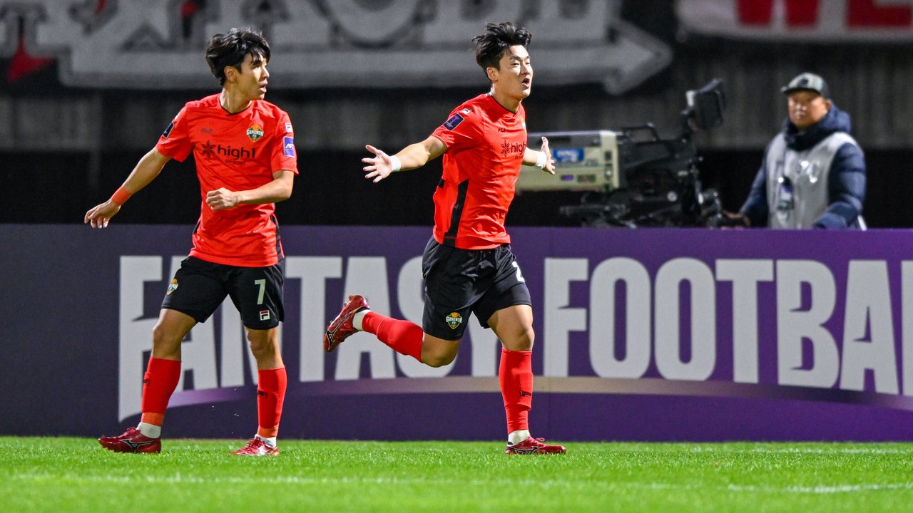 Gangwon FC — foto arkib bola sepak