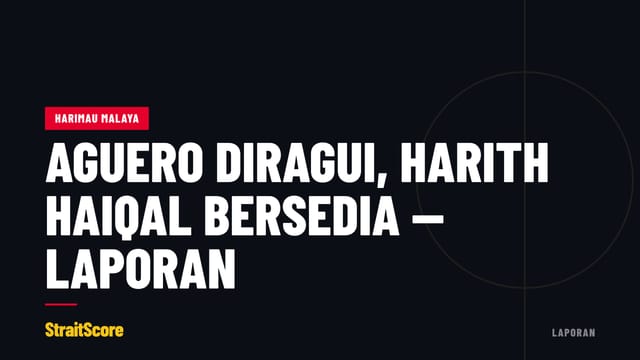 Pemain bola sepak berlatih di padang kosong sebelum sesi kem latihan bermula.