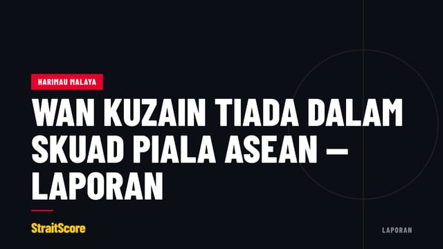 Bangku kosong di tepi padang latihan yang diterangi lampu limpah.